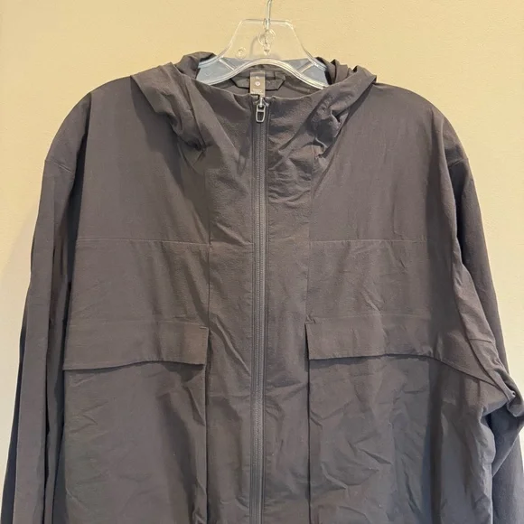 NWT Lululemon Men’s Weather-Resistant Black Rain Jacket, Size XL